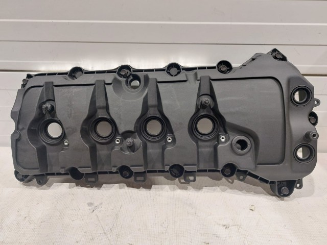 Valve Cover (left)